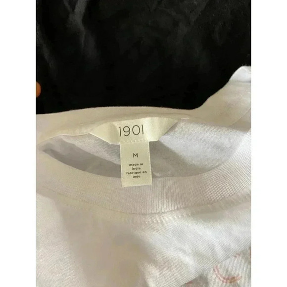 3/$25 Bundle of  Women's  Tee shirt-size M - Picture 10 of 10